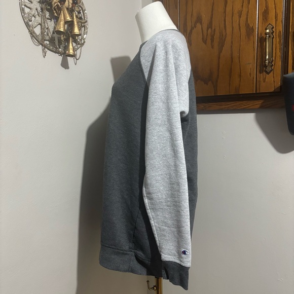 Champion Vintage Y2K V-Neck Pullover Sweatshirt Gray White Size Medium Honduras - Picture 2 of 8